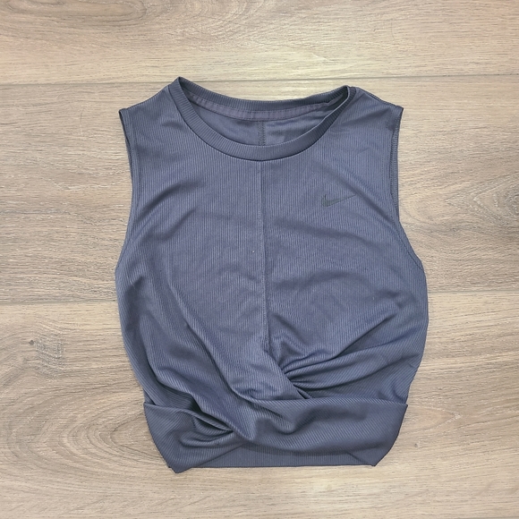 Nike tank - Picture 1 of 3